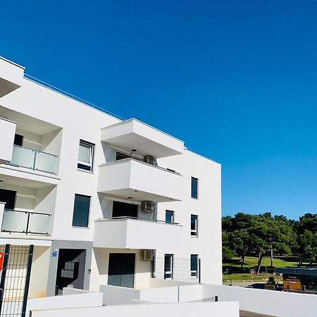 Apartment Alexandra เปรมันตูรา ภายนอก รูปภาพ