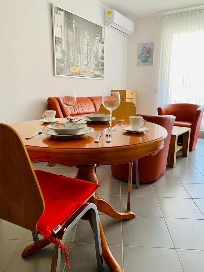 Apartment Alexandra เปรมันตูรา ภายนอก รูปภาพ